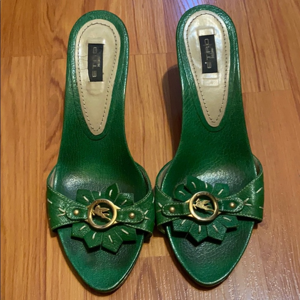ÉtroMilano Green & Gold Mules